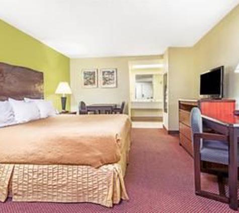 Days Inn - Opelika, AL