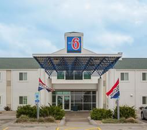 Motel 6 - Grand Island, NE