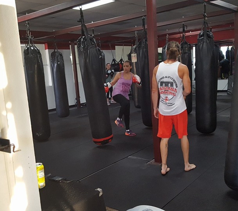 Tarzana Boxing and Fitness - Tarzana, CA. boxing class with Mathew