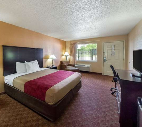 Econo Lodge - San Antonio, TX