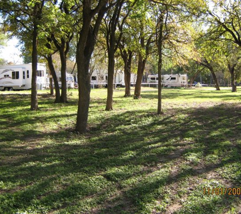 Hidden Valley RV Park - Von Ormy, TX