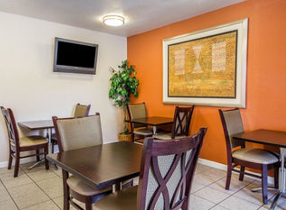 Quality Inn & Suites Lathrop - Lathrop, CA