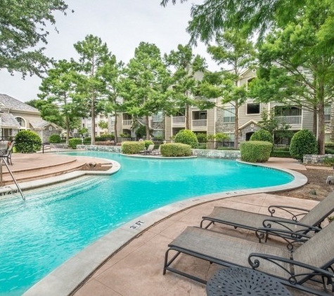 4343 at the Parkway Apartment Homes - Dallas, TX