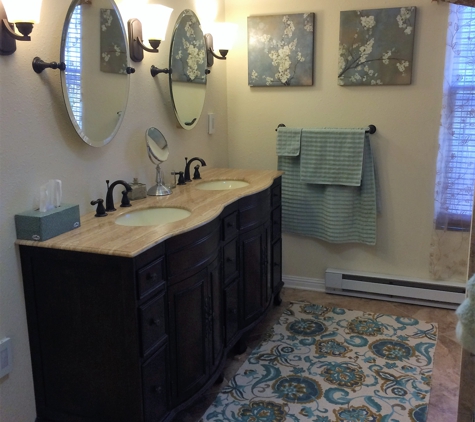 Lavender House - Bluefield, WV. Bathroom