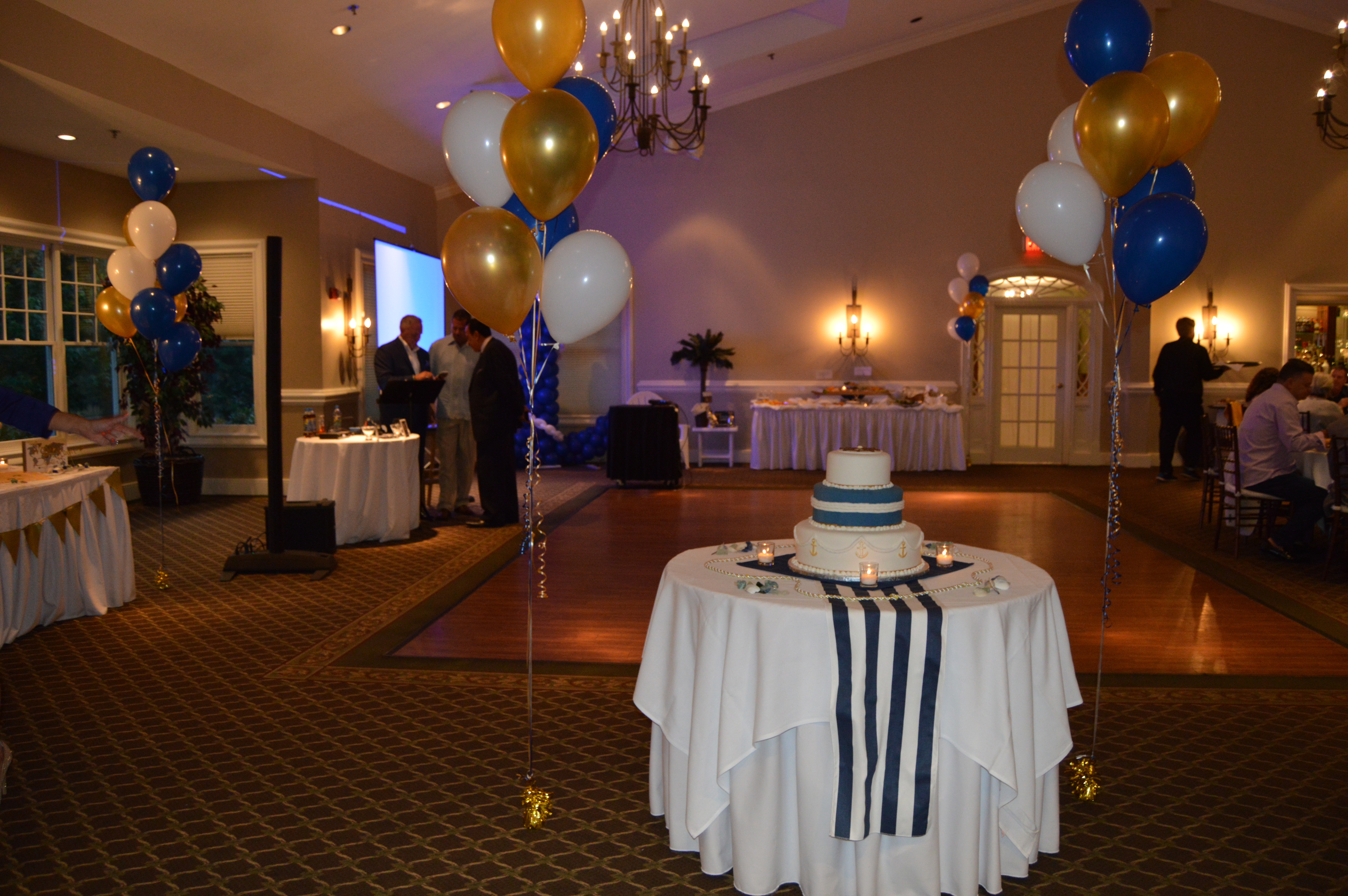 Balloon Centerpieces – Boston Balloons Factory