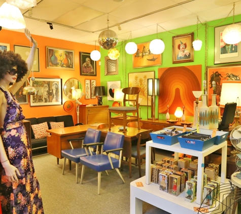 Squaresville Vintage Clothing & Retro Home Decor - Tampa, FL