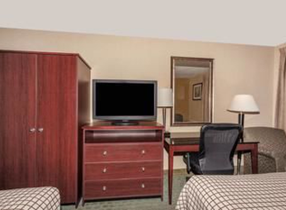 Days Inn by Wyndham Utica - Utica, NY