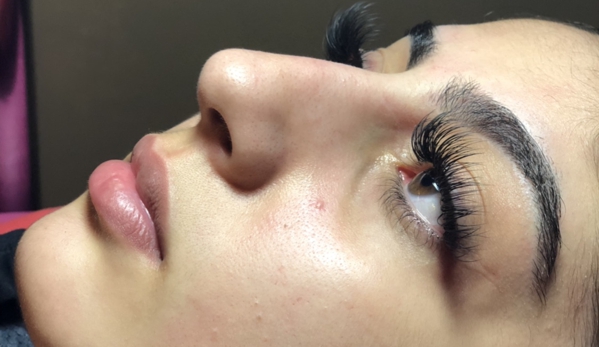 Divine Lash and Beauty - Louisville, KY