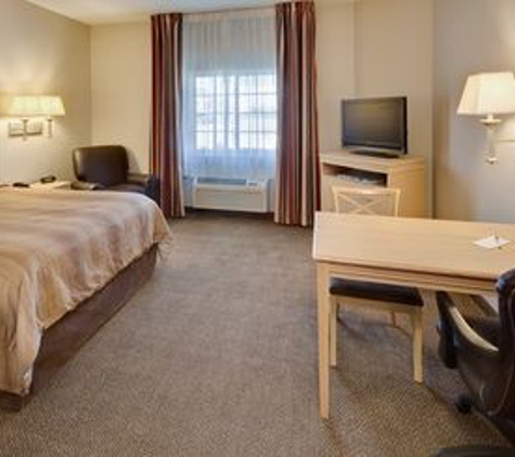 Candlewood Suites Grand Prairie - Peoria, IL