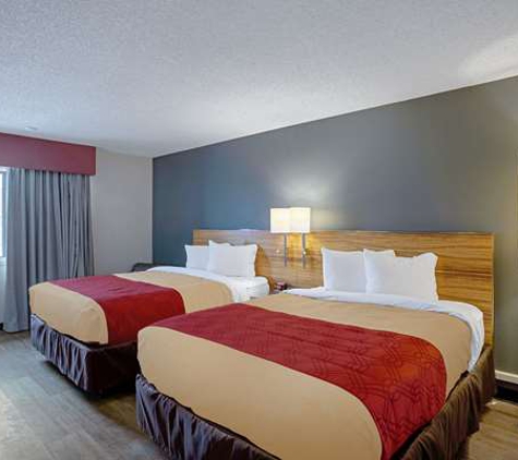 Quality Inn Frontier at U.S. Hwy 30 - Clinton, IA