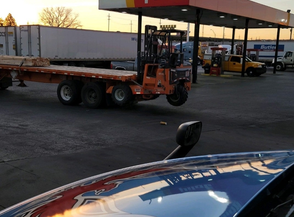 Pilot Travel Center - Kansas City, KS