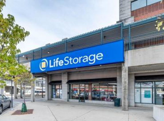 Life Storage - Chicago, IL