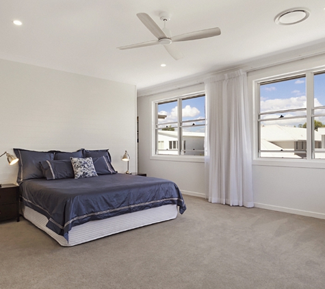 Bradnam's Windows & Doors - Emerald, QLD. Aluminium Double Hung Window