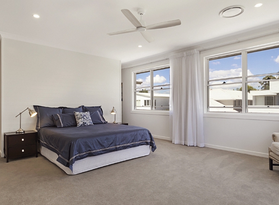 Bradnam's Windows & Doors - South Nowra, NSW. Aluminium Double Hung Window