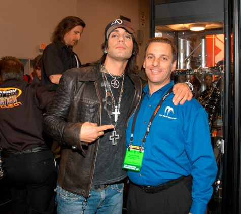 Maxxsonics USA Inc - Lake Zurich, IL. Criss Angel and Alden at CES in Vegas