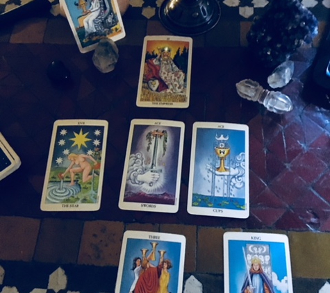 Serenity Angel Energy Healing Oracle and Tarot Readings. Serenity 6-card Tarot Reading