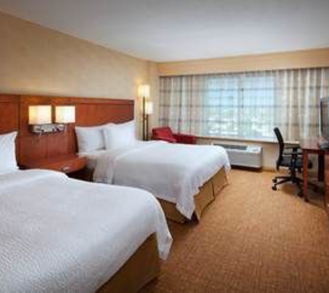 Courtyard by Marriott - Baldwin Park, CA