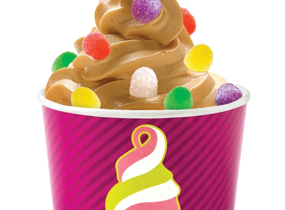 Menchie's Frozen Yogurt - Woodland Hills, CA