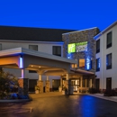 Holiday Inn Express & Suites Great Barrington - Lenox Area - Hotels