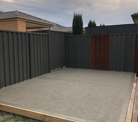 Smiley's Concrete - Thornbury, VIC. Concrete slab for a garden shed