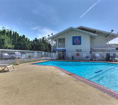 Motel 6 - Portland, OR