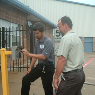 U-Haul Moving & Storage at W Kingsley Rd - Dallas, TX