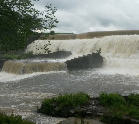 Okmulgee State Park. Spillway