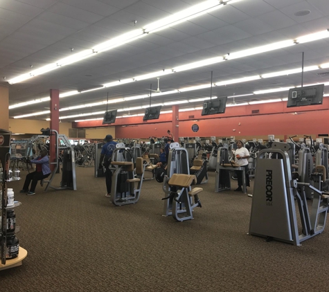 Club Fitness - O Fallon, IL