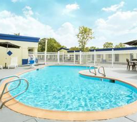 Days Inn by Wyndham Virginia Beach Town Center - Virginia Beach, VA