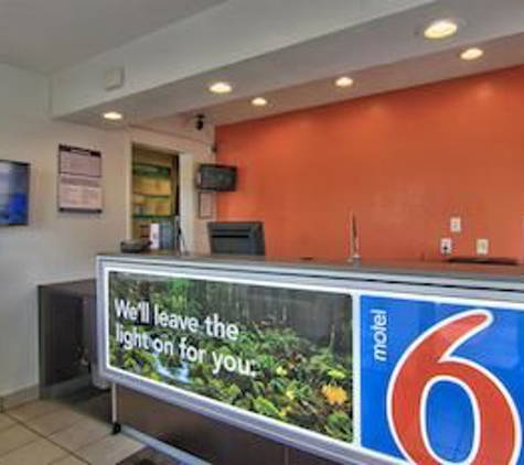 Motel 6 - Sacramento, CA