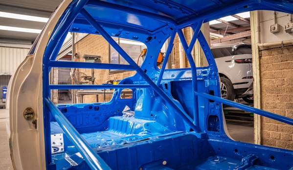 Evolution Crash Repairs - Blair Athol, SA