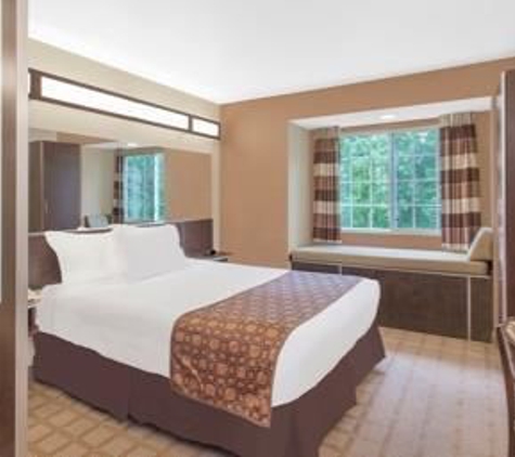 Microtel Inn & Suites by Wyndham Manchester - Manchester, TN