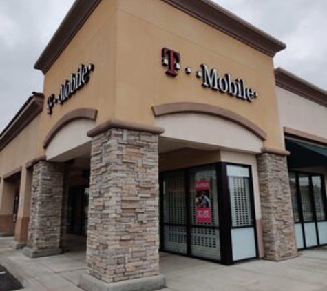 T-Mobile - Hanford, CA