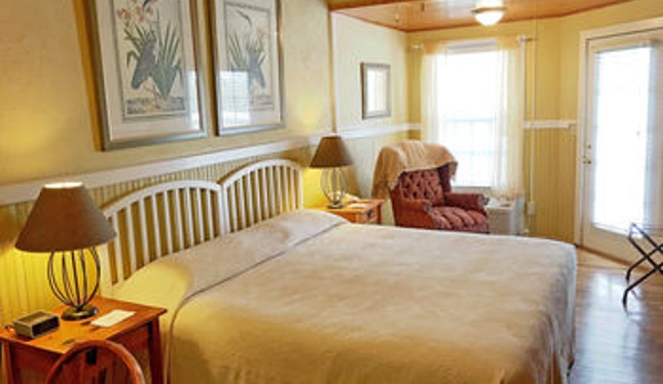 Highland Lake Inn & Resort - Flat Rock, NC