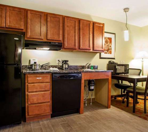 Suburban Extended Stay Hotel Cedar Falls - Cedar Falls, IA