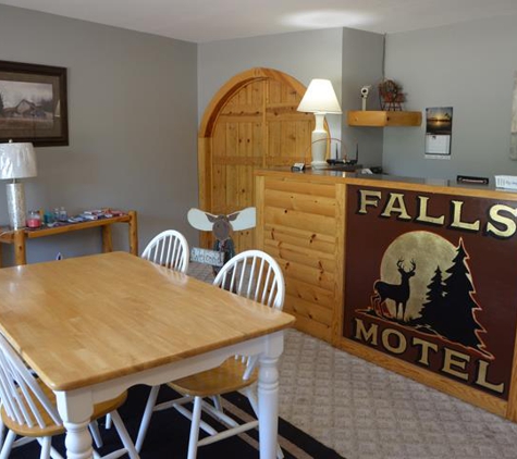 Falls Motel - Black River Falls, WI