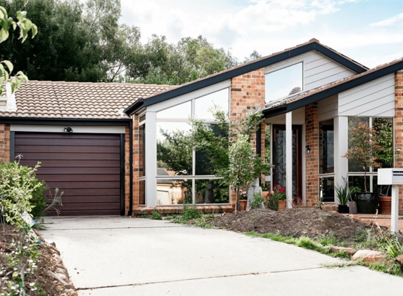 B & D Garage Doors Hervey Bay & Fraser Coast - Pialba, QLD