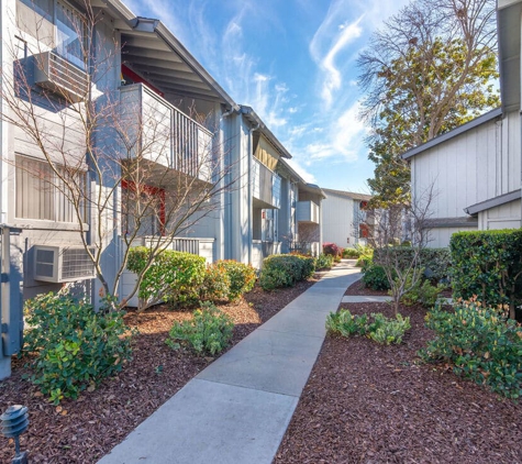 Sunnyvale Crossings Apartments - Sunnyvale, CA