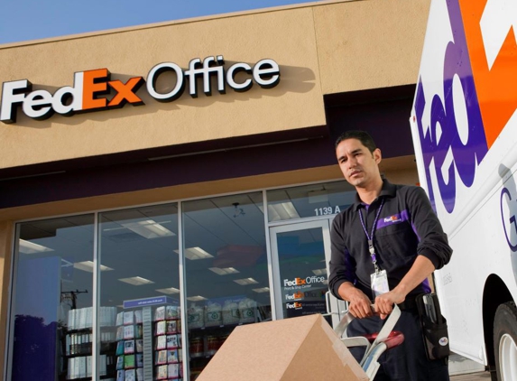 FedEx Office Ship Center - Fremont, CA