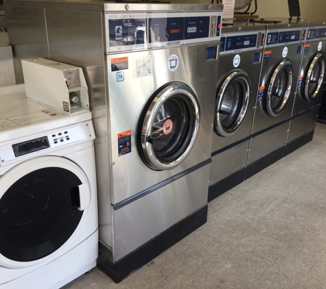 Squeaky Clean Laundromat - Aldan, PA