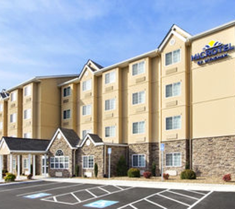 Microtel Inn & Suites by Wyndham Shelbyville - Shelbyville, TN