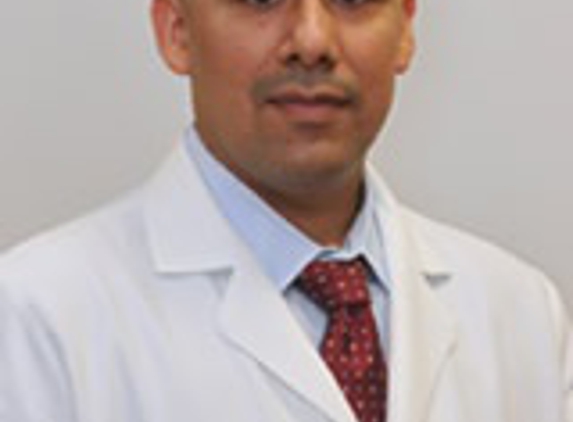 Dr. Hugo M Linares, DO - Havertown, PA