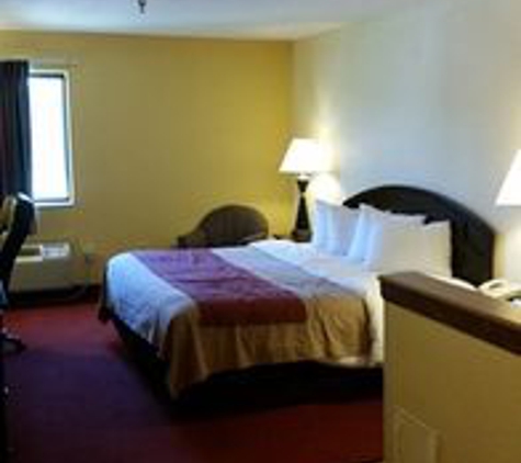 Red Roof Inn - Park City, KS