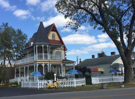 Widows Walk Cafe & Ice Crmry - Clarksville, IN