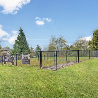 One Jefferson Parkway Apartments - Lake Oswego, OR. Dog run