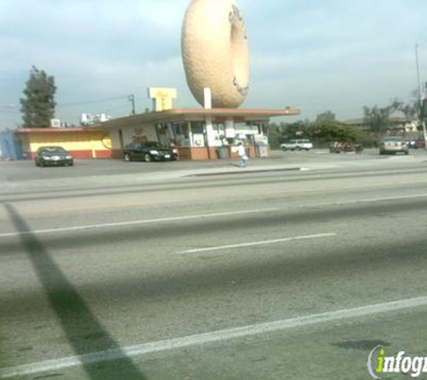 Randy's Donuts - Inglewood, CA