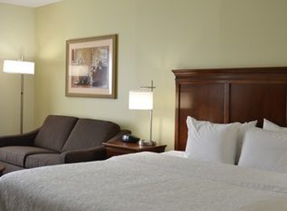 Hampton Inn & Suites Frederick-Fort Detrick - Frederick, MD