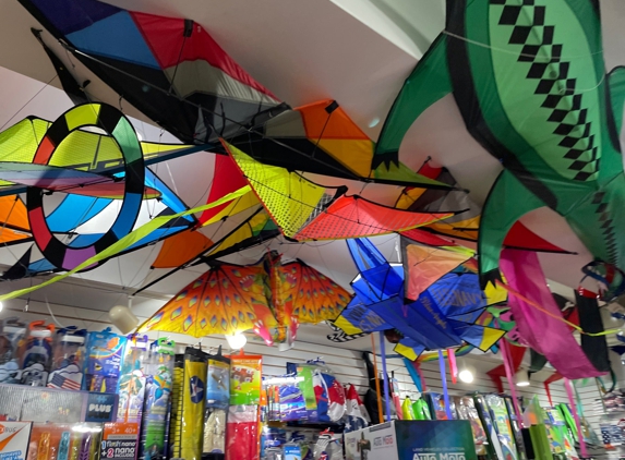 Dr. Gravity's Kite Shop - Harwich Port, MA