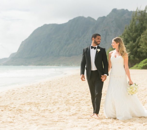 Simple Oahu Wedding