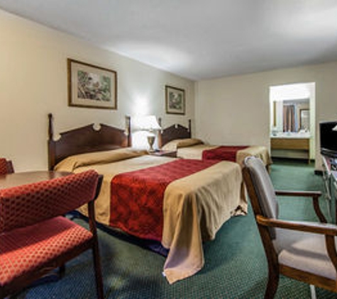 Rodeway Inn - Dandridge, TN